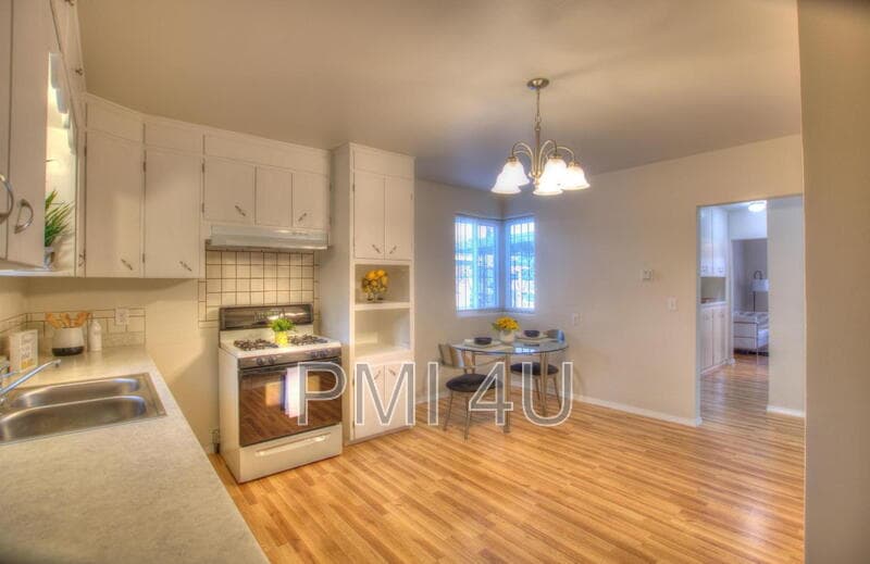 Albuquerque House: 1733 Indian School Rd NW