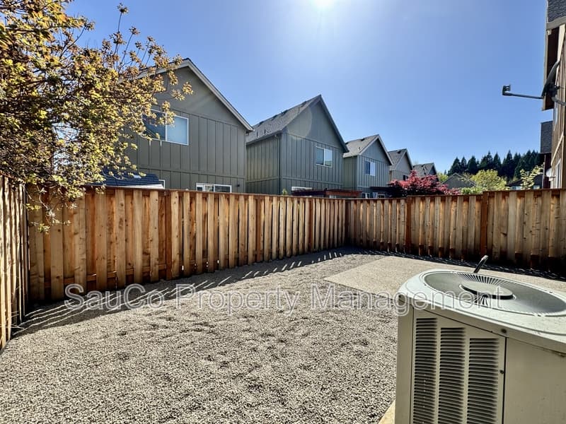 Hillsboro House: 4572 Southeast Olivewood Street