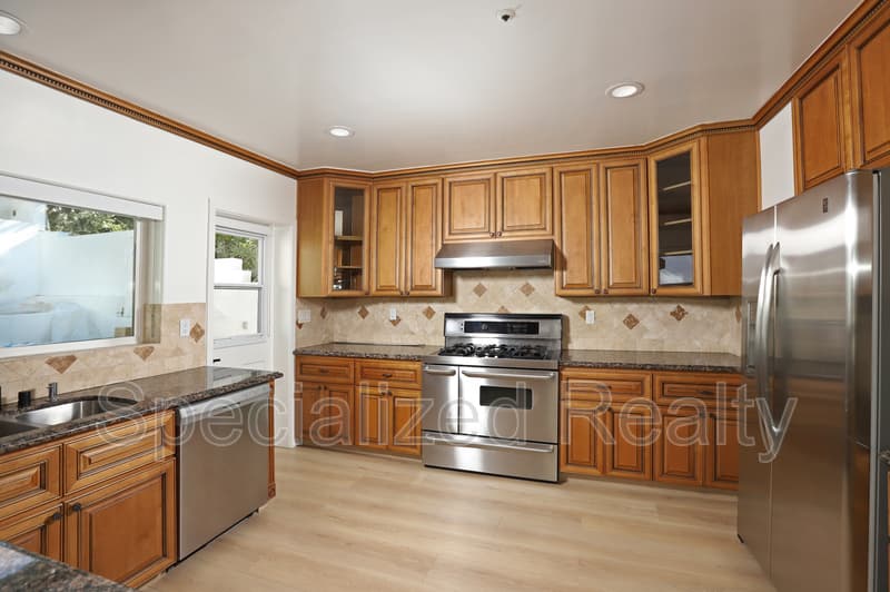 Los Angeles House: 1827 Hill Drive
