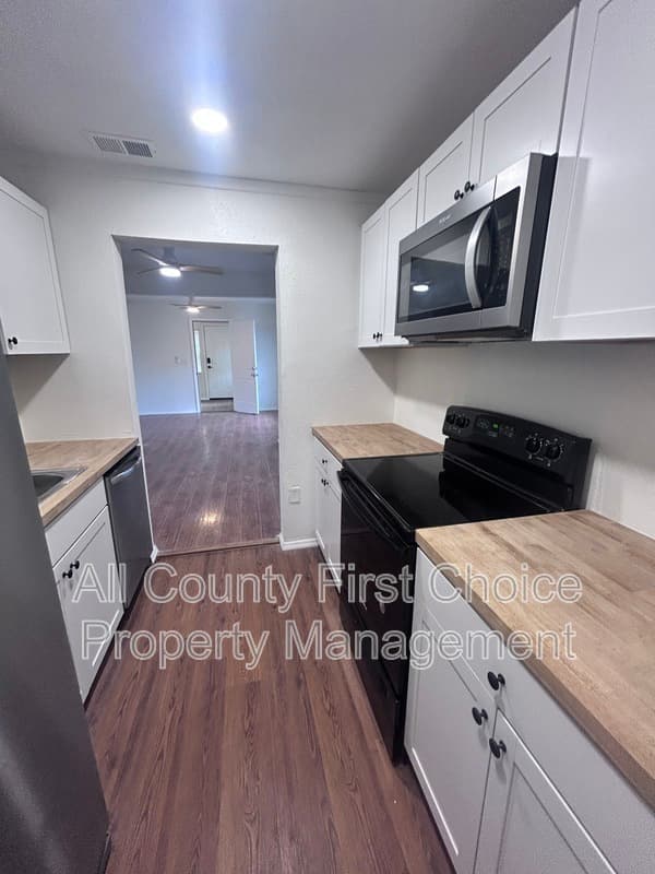 St. Petersburg House: 3928 1st Ave N