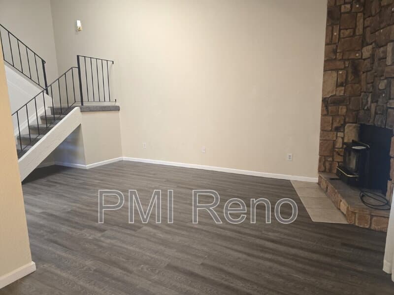 Sparks House: 977 Tyler Way