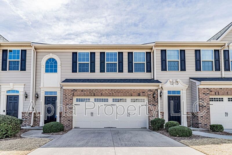 Greer Townhome: 12 Irvington Dr