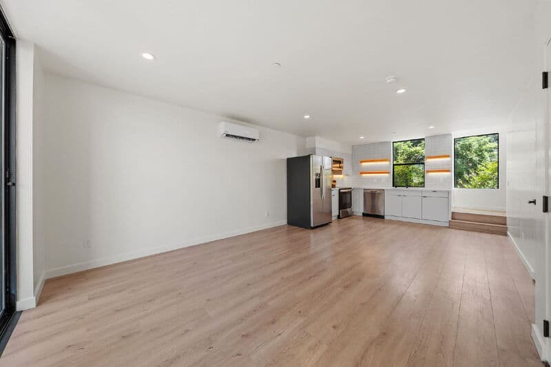 San Diego Condo: 2664 L Street