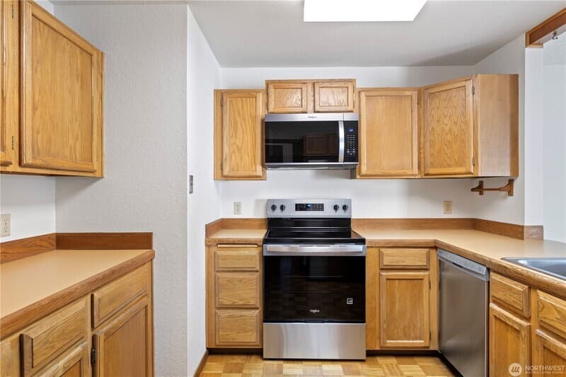 Bellevue Townhome: 12840 SE 40th Ct