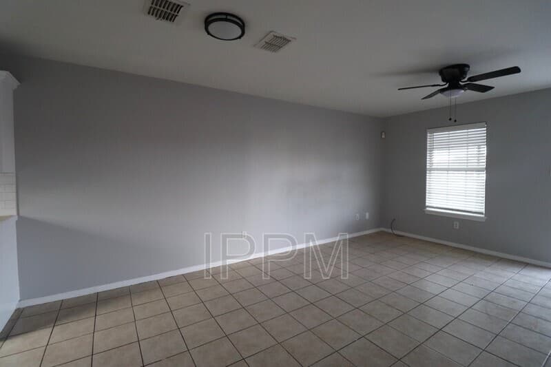Alton Condo: 809 S Michigan
