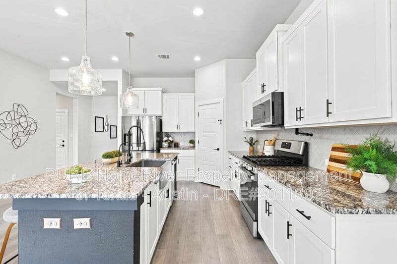 Georgetown House: 336 Berkeley Pl
