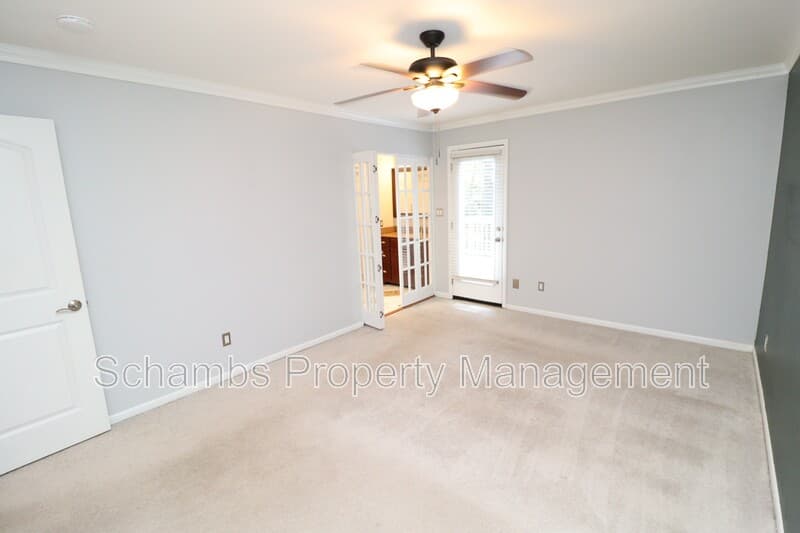 Cary House: 105 Cameron Ct