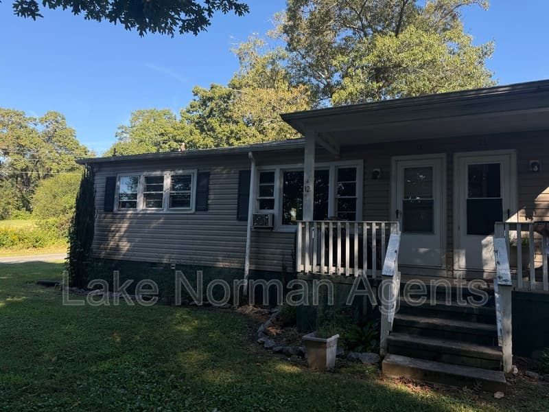 Lenoir Condo: 3364 Clay Court