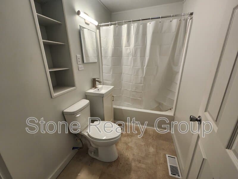 Terre Haute House: 624 View Avenue