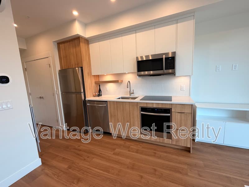 Kelowna Condo: 314-1280 Sutherland Ave
