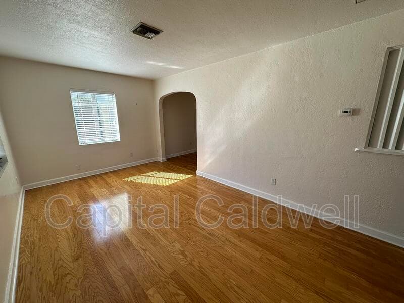 Clearwater House: 18 N Meteor Ave