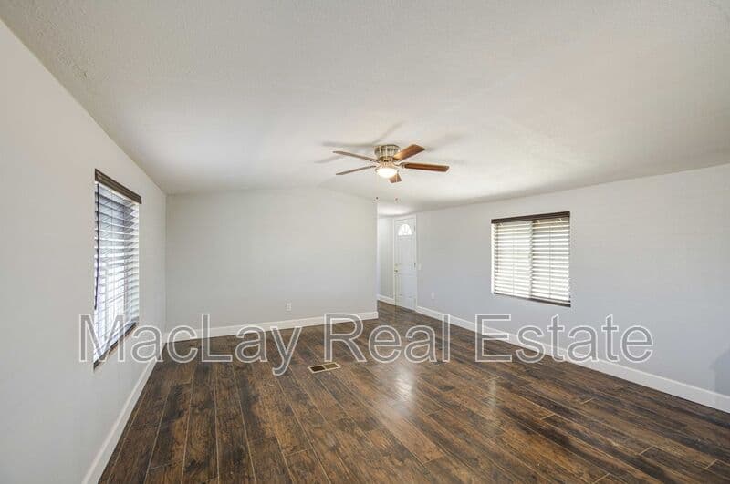 Florence House: 20968 E Florence Kelvin Hwy