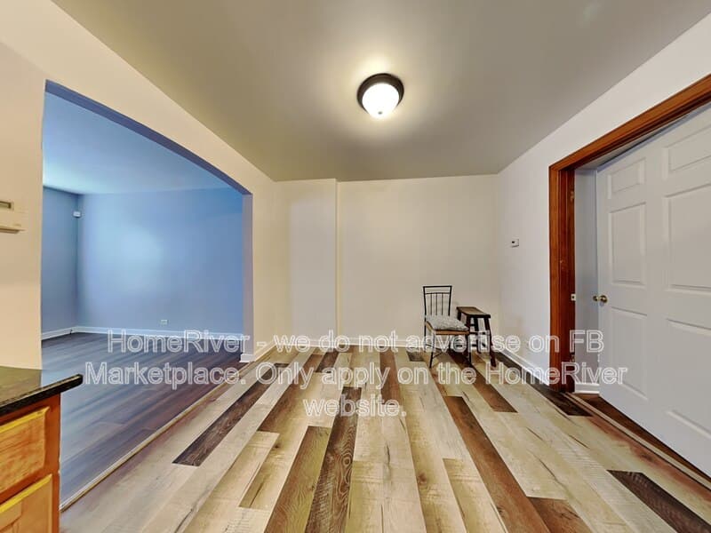 Chicago House: 2209 E 97th St