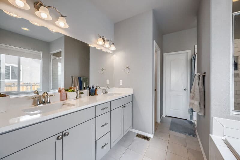 Peyton House: 9983 Henman Terrace