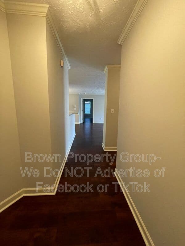 Fayetteville House: 1761 Renwick Dr
