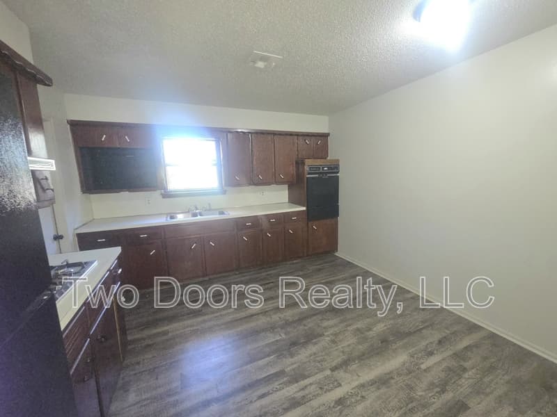 Oklahoma City House: 729 Northeast 37th Street