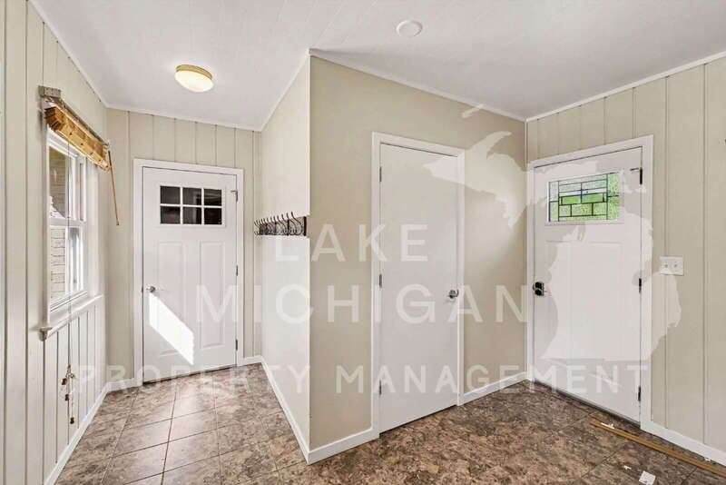 Hudsonville House: 3108 Ottogan Street