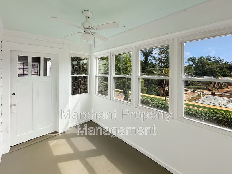 Greenville House: 210 Ashley Avenue