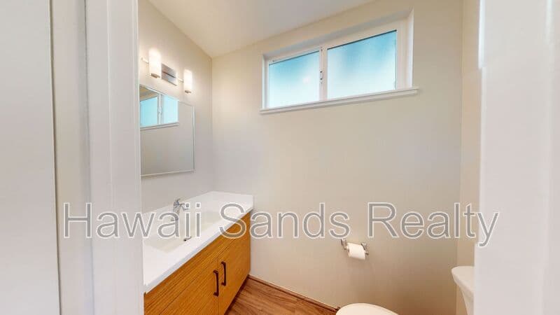 Ewa Beach House: 91-1841 Keaunui Dr.
