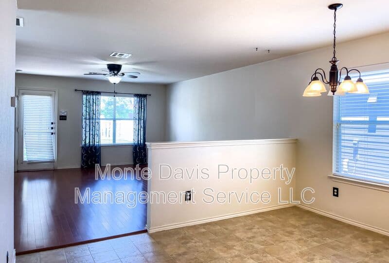 Cedar Park House: 601 Cherry Creek Drive