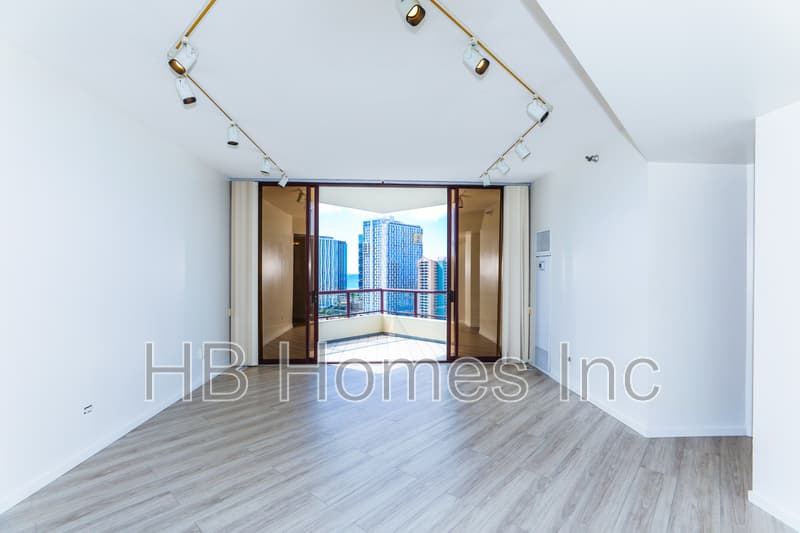 Honolulu Condo: 725 Kapiolani Boulevard #2402 - 1