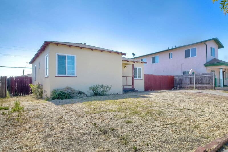 San Diego Condo: 3343 Chamoune Ave
