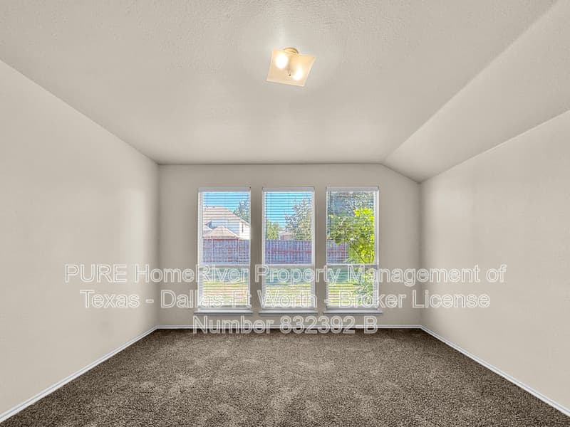 Forney House: 2215 Overton Dr