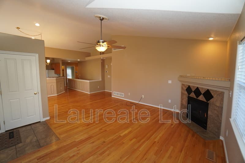 Aurora House: 3036 S Waco Ct
