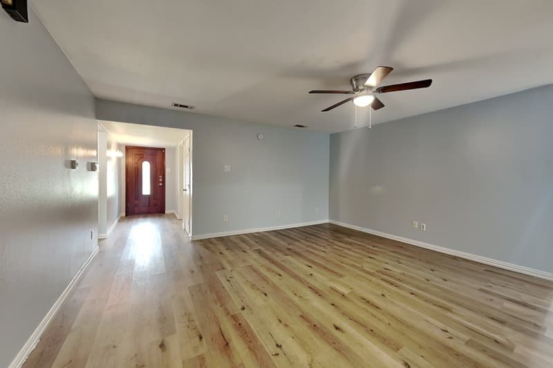 Plano House: 1913 Briarwood Dr