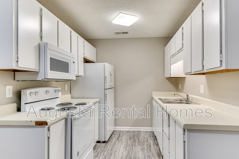 Augusta Condo: 940 Stevens Creek Road 403