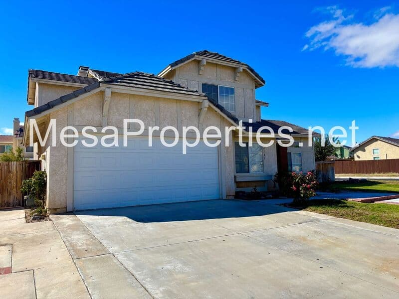 Victorville House: 14581 King Canyon