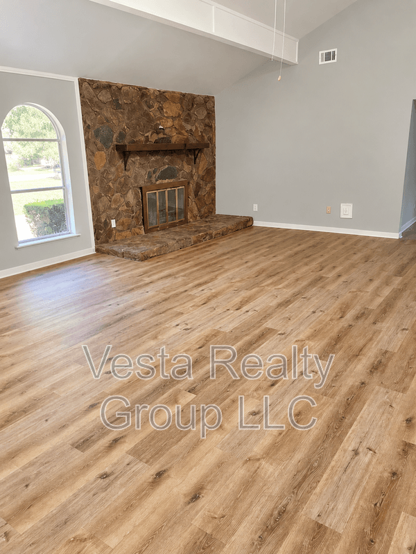 Morrow House: 6108 Deerfield Ct