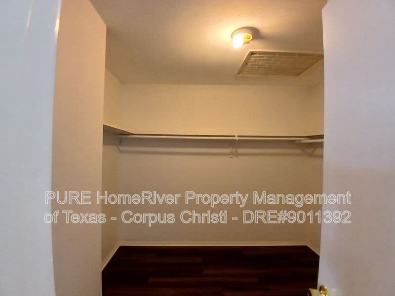Corpus Christi Townhome: 4401 River Valley Dr