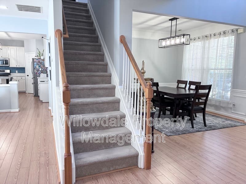 Cary House: 103 Sherwood Forest Place