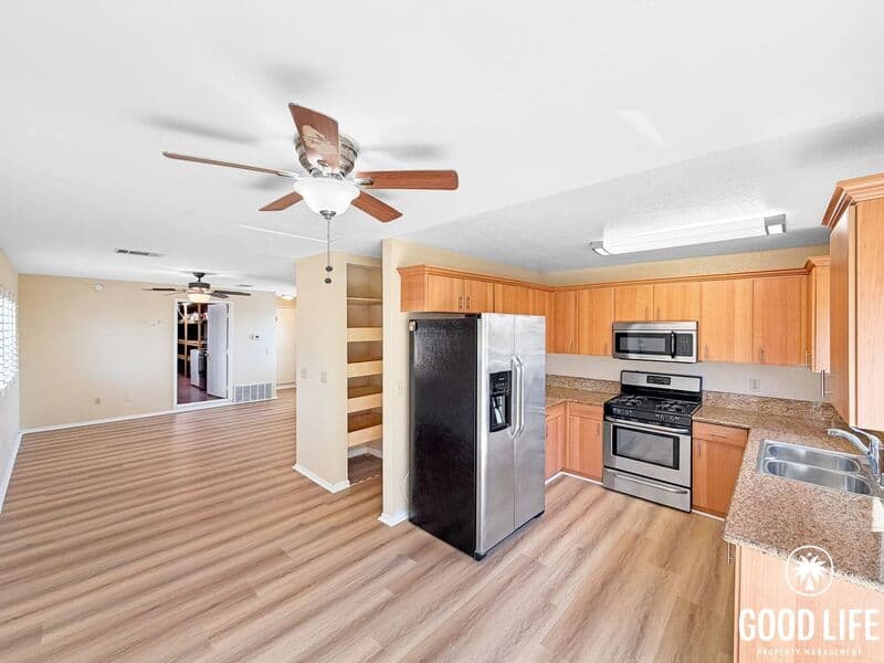San Diego House: 2506 44th St
