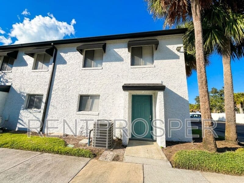 Orlando Townhome: 4419 S. Semoran Blvd