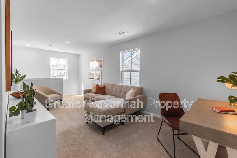 Pooler House: 202 Bircholt Grove