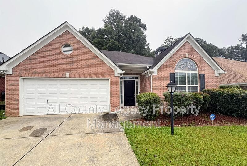 Snellville House: 2803 Newtons Crest Cir