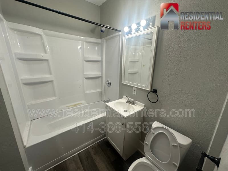 Milwaukee Condo: 3027 N 6th Street
