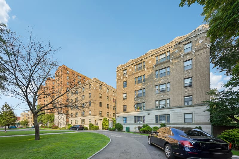 East Orange Condo: 120 S Harrison St - Apt - 27