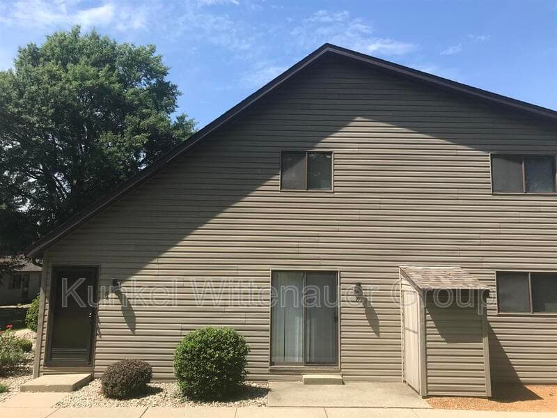O'Fallon Condo: 419-8 Ponderosa Ave