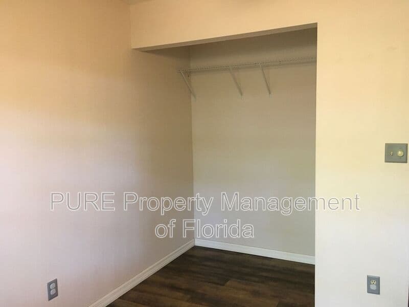 Ocala House: 3242 NE 32 Avenue