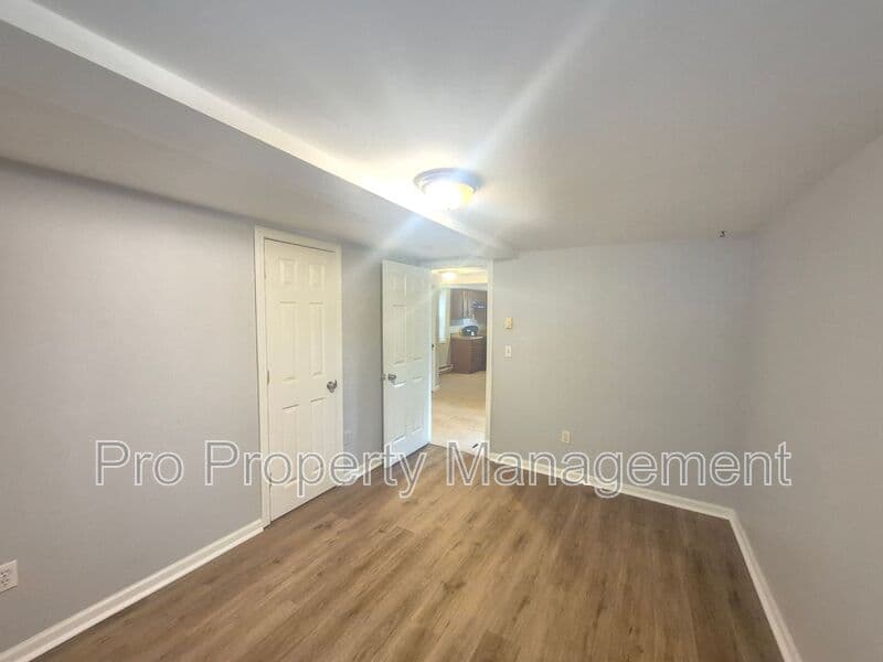 Oakville House: 14 Edgewood Rd