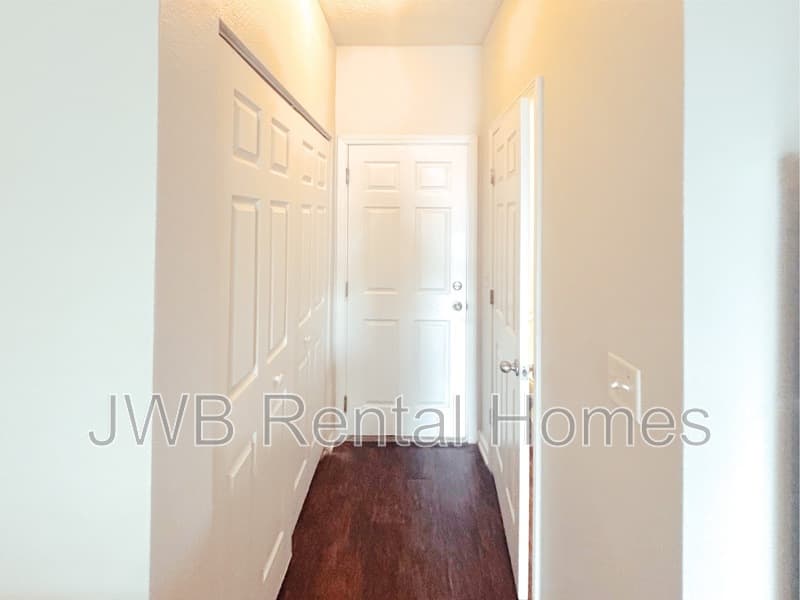 Jacksonville House: 8520 Cocoa Ave