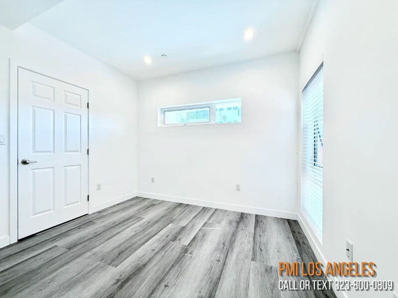Los Angeles Condo: 1258 Leighton Avenue