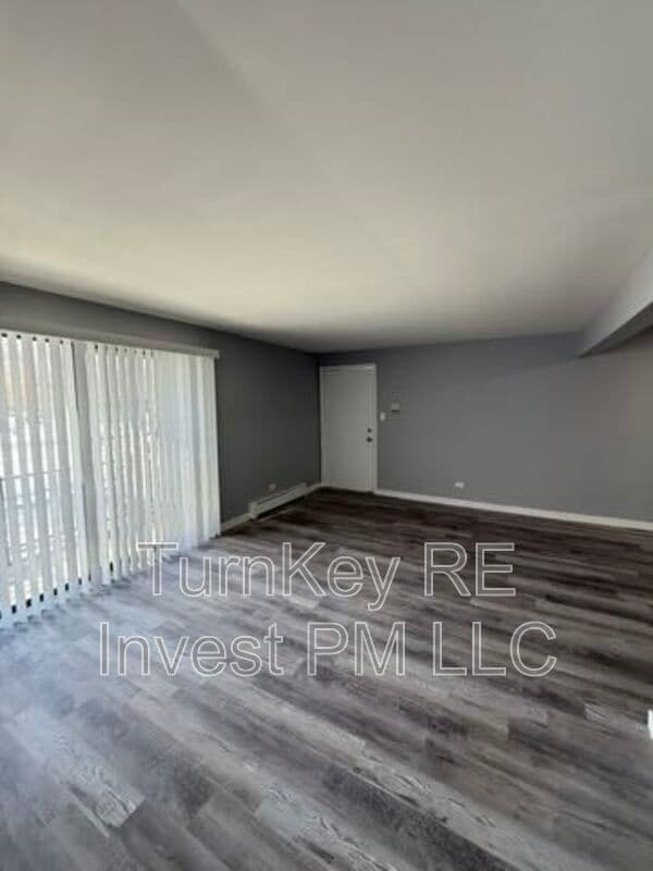 Calumet City Condo: 1685 Harbor Avenue - 1N