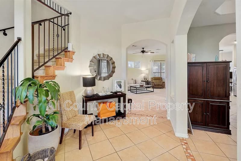 Lakeway House: 101 Cheerful Court