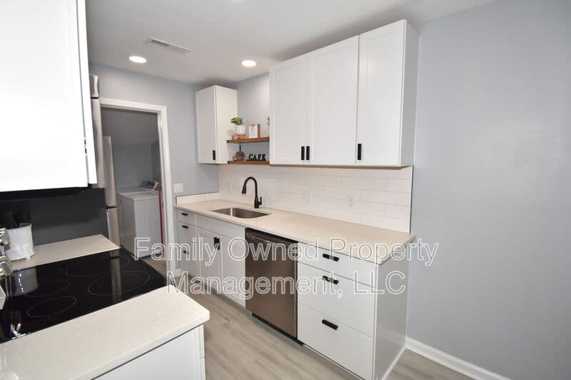 Summerville House: 113 Susan Drive