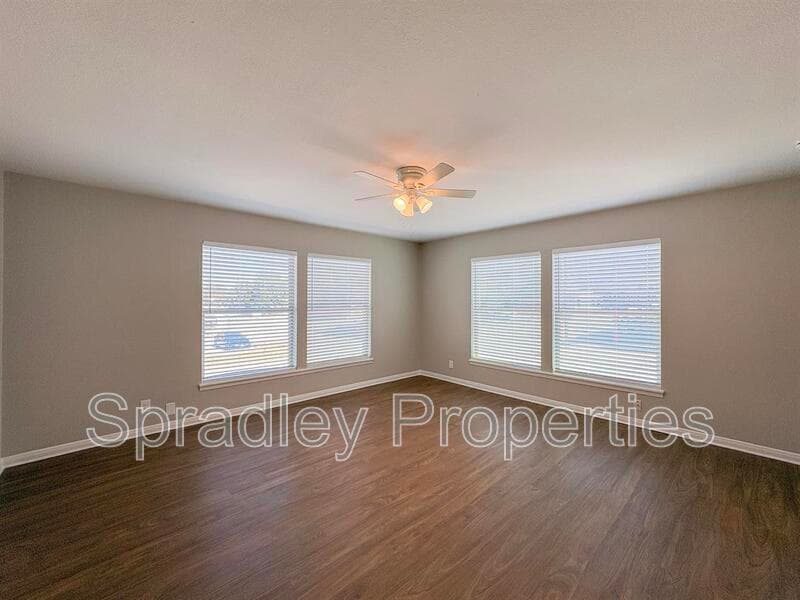 Temple House: 1701A W Ave M