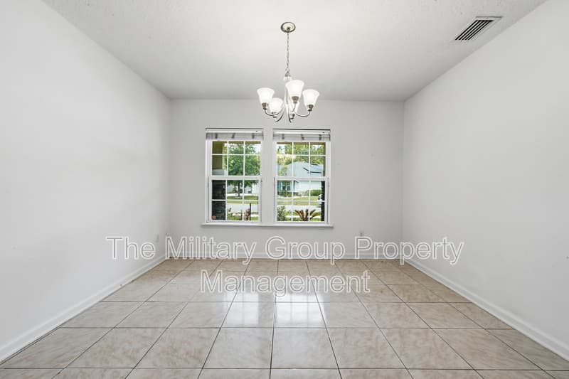Orange Park House: 391 Hepburn Rd